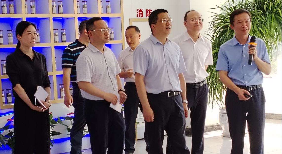四川證監(jiān)局黨委書(shū)記、局長(zhǎng)唐理斌一行來(lái)公司調(diào)研